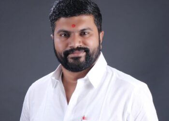 राज्यात कुरमुड्या ज्योतिषांची संख्या वाढली..’ दीपक केसरकर यांचा ठाकरे गटाला टोला.. ” कुरमुडे ज्योतिष ” शब्द वापरल्याने जोशी समाज  झाले आक्रमक शब्द मागे नाही घेतला तर.. दिला आंदोलनाचा इशारा…