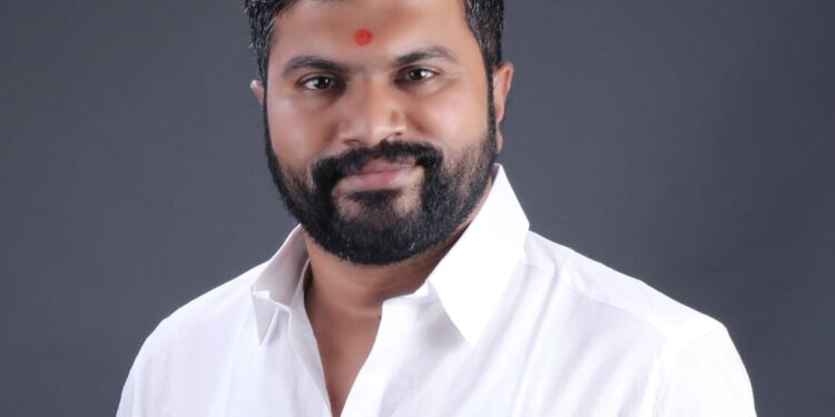 राज्यात कुरमुड्या ज्योतिषांची संख्या वाढली..’ दीपक केसरकर यांचा ठाकरे गटाला टोला.. ” कुरमुडे ज्योतिष ” शब्द वापरल्याने जोशी समाज झाले आक्रमक शब्द मागे नाही घेतला तर.. दिला आंदोलनाचा इशारा…