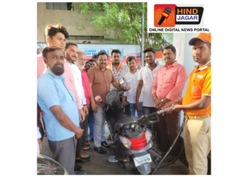 भावी खासदार प्रशांतदादा जगताप यांच्या वाढदिवसानिमित्त दुचाकीस्वारांना रुपये ५.८६ /- कमी दराने पेट्रोल वाटप…