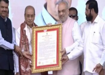 ज्येष्ठ निरुपणकार पद्मश्री आप्पासाहेब धर्माधिकारी यांचा ‘महाराष्ट्र भूषण’ पुरस्कारानं गौरव