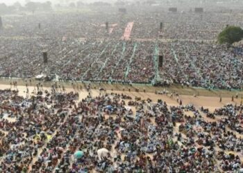 महाराष्ट्र भूषण पुरस्काराला गालबोट, आप्पासाहेब धर्माधिकारी यांच्या अनुयायांना उष्माघात..