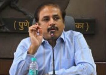 आयुक्त उतरले रस्त्यावर,दोन दिवसांच्या पावसाने महापालिकेच्या कामांची पोलखोल,