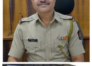 जीवे मारण्याचा प्रयत्न, वाहनांची तोडफोड करणाऱ्या टोळीला भारती विद्यापीठ पोलिसांनी ठोकल्या बेड्या अशी माहिती वरिष्ठ पोलीस निरीक्षक श्री.विनायक गायकवाड यांनी दिली.