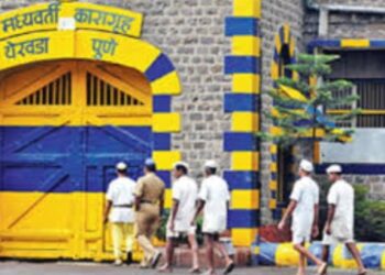 येरवडा कारागृहात असं कधीच घडलं नाही, एका कैद्याचा थेट दुसऱ्या कैद्यावर हल्ला; रक्तबंबाळ होईपर्यंत.