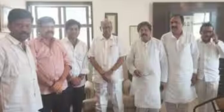 प्रफुल पटेल गटाला पुन्हा हादरा… माजी खासदार डाॅ. खुशाल बोपचे शरद पवारांच्या गटात.