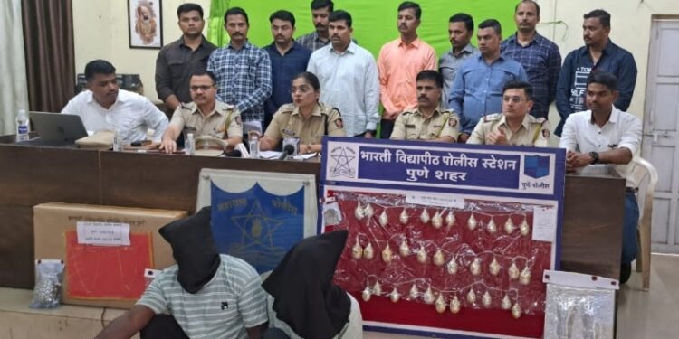 भारती विद्यापीठ पोलीस ठाणे पुणे शहर चामुंडामाता मंदीरातील दागिनेचोरी झालेली घरफोडी नवरात्रौत्सवात उघड भारती विद्यापीठ पोलीसांची कामगिरी” “