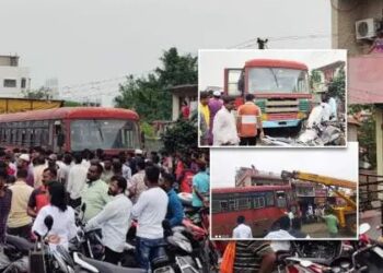 एसटी व्हरायव्हरच्या शर्यतीमुळे एक जण ठार , एसटी  ड्रायव्हरची  अपघात ब्रेक फेल झाल्याची बतावणी.