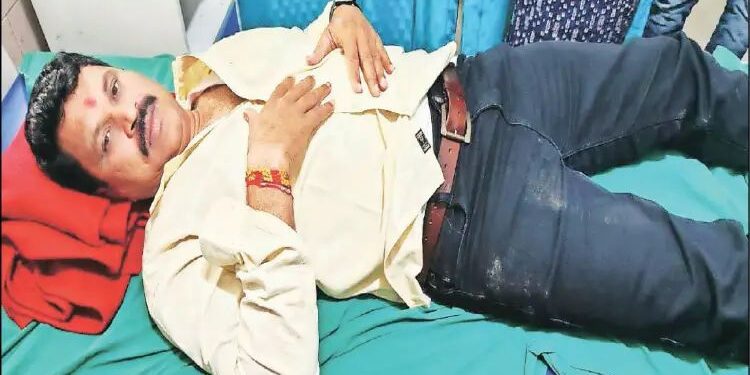 स्वाभिमानी शेतकरी संघटनेच्या जिल्हाध्यक्षांवर हल्ला.