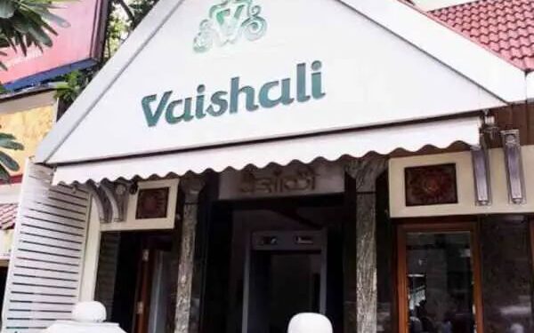 ‘वैशाली’च्या मालकिणीचा फ्लॅट तारण ठेवून 5 कोटींची फसवणूक.