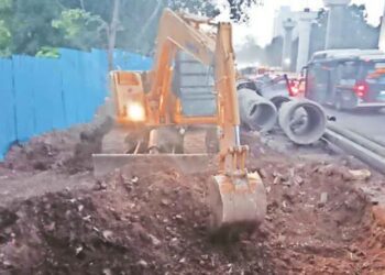 पुणे विद्यापीठ परिसरामध्ये सुरू असलेल्या रस्ता रुंदीकरणासाठी पालिकेकडे नाहीत पैसे!