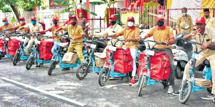 स्मार्ट पुण्याचे स्मार्ट पोस्टमन…