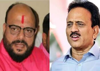 मंत्रीपद आणि पालक मंत्रीपदा वरून तिन्ही गटात जोरदार रस्सीखेच..” गिरीश महाजनांना नेहमी मोठी खाती मिळतात “, गुलाबराव पाटलांचं वक्तव्य चर्चेत..