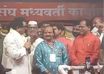 मनसेच्या बारामती मतदार संघ कार्यालयाचं उद्घाटन, कार्यकर्त्याचं नाव अजित पवार, राज ठाकरे हसत म्हणाले ‘काका’ म्हणू नको रे बाबा….