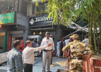 बांधकाम विभागाची  १३ हाॅटेलवर कारवाई छत्रपती शिवाजीनगर परिसरातील सर्व , पुन्हा अतिक्रमण केल्यास दाखल होणार गुन्हा …