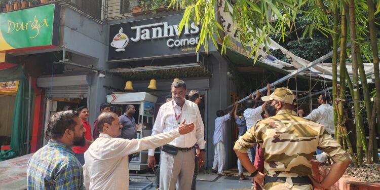 बांधकाम विभागाची  १३ हाॅटेलवर कारवाई छत्रपती शिवाजीनगर परिसरातील सर्व , पुन्हा अतिक्रमण केल्यास दाखल होणार गुन्हा …