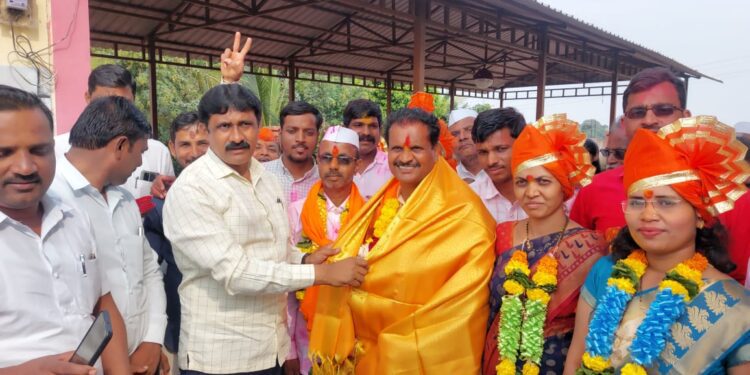 आंबेगाव तालुक्यात 24 ग्रामपंचायतीवर मंत्री  वळसे पाटील पण निरगुडसर गावात शिंदे गटाकडून वळसे पाटलांना  जोरदार धक्का..