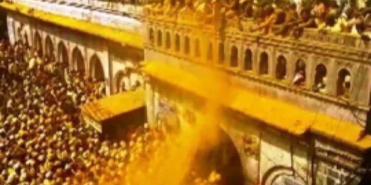 जेजुरीच्या खंडेरायाची आज सोमवती यात्रा , देवाची पालखी सोहळा कऱ्हा स्नानासाठी मार्गस्थ