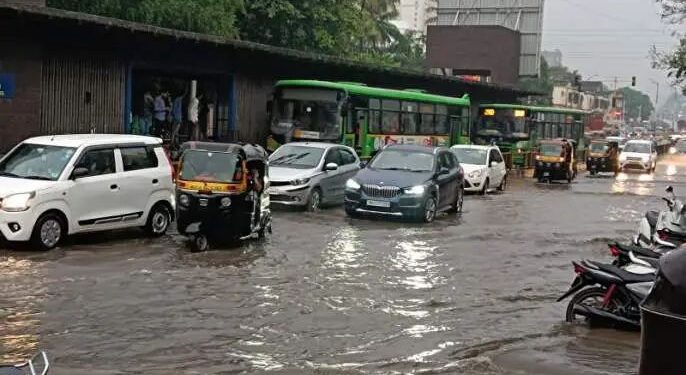 ऐन थंडीच्या हंगामात पुण्यात पावसाची जोरदार हजेरी..