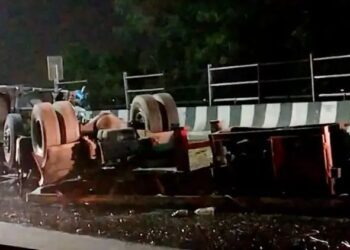 पुणे-बंगळुरू मार्गावर कात्रज येथील नव्या बोगद्याच्या जवळ मोठा अपघात, पहाटे चार वाहने धडकली, दोन ठार…