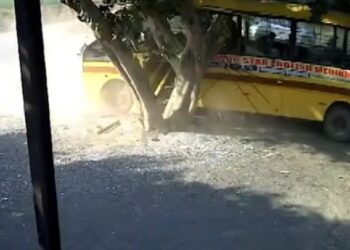 Breaking News…पुण्यातील वाघोली रायझिंग स्टार शाळेच्या बसचा अपघात, अनेक विद्यार्थी जखमी..