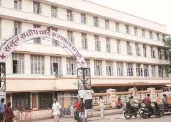 पुण्यातील ससून हॉस्पिटल मधील हा धक्कादायक प्रकार, वाहनतळाचे कंत्राट संपूनही वर्षभरापासून कंत्राटदार वाहन चालकां कडून बेकायदा पद्धतीने शुल्काची वसुली.