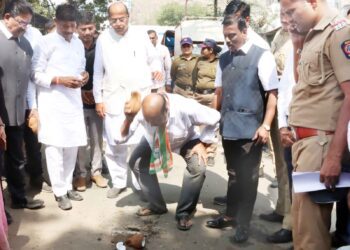 अजित पवार पोहोचण्यापूर्वीच आशानगर मधील पाण्याच्या टाकीचे उद्घाटन माजी नगरसेवक दत्ता बहिरट यांनी उरकल्यामुळे अजित पवार यांचे पुढील ५ कार्यक्रम अचानक रद्द ???