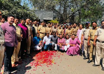 पोलिस अधिकाऱ्याची बदली , चतुर्शिंगी पोलीस स्टेशनचे शिस्तप्रिय व दबंग असे पोलीस वरिष्ठ पोलीस निरीक्षक बालाजी पांढरे यांनी चतुर्शिंगी पोलीस स्टेशन चा पदभार सोडला अतिशय भावनिक वातावरणात पोलीस स्टेशनच्या कर्मचाऱ्यांनी त्यांना निरोप दिला..