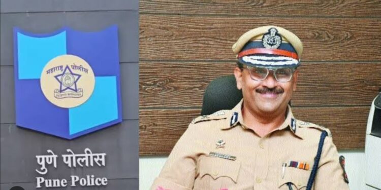 महाराष्ट्राचे उपमुख्यमंत्री व महाराष्ट्राचे गृहमंत्री साहेब आपल्या राज्यामध्ये चालले तरी काय ?? पुणे व पिंपरी चिंचवड  येथील वर्दी मधील भ्रष्टाचारी अधिकाऱ्यांवरती लगाम व कारवाई  होणार का ??? २ दिवसांत ८ पोलीस कर्मचाऱ्यांचे निलंबन !!