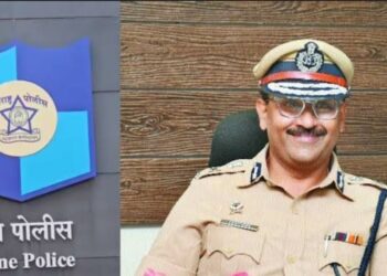 महाराष्ट्राचे उपमुख्यमंत्री व महाराष्ट्राचे गृहमंत्री साहेब आपल्या राज्यामध्ये चालले तरी काय ?? पुणे व पिंपरी चिंचवड  येथील वर्दी मधील भ्रष्टाचारी अधिकाऱ्यांवरती लगाम व कारवाई  होणार का ??? २ दिवसांत ८ पोलीस कर्मचाऱ्यांचे निलंबन !!