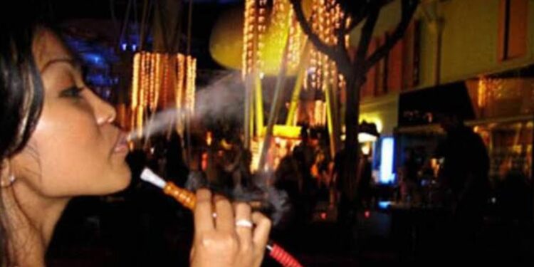 पुण्यातील रेस्टॉरंट अन् हुक्का पार्लर,पबच्या  पोलिसांकडून नवीन नियमावली जाहीर केली मात्र काही ठिकाणी पुणे पोलीस आयुक्तांच्या   आदेशाला मात्र केराची टोपली …