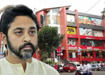 माजी खासदार नीलेश राणे यांच्या हॉटेलला ठोकले टाळे पण याच भागामध्ये  ” Deccan 8 ” हॉटेल वरती पोलीस प्रशासन व म.न.पा कारवाई करण्यास असमर्थ ???