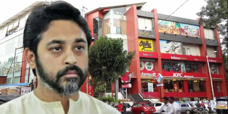 माजी खासदार नीलेश राणे यांच्या हॉटेलला ठोकले टाळे पण याच भागामध्ये ” Deccan 8 ” हॉटेल वरती पोलीस प्रशासन व म.न.पा कारवाई करण्यास असमर्थ ???