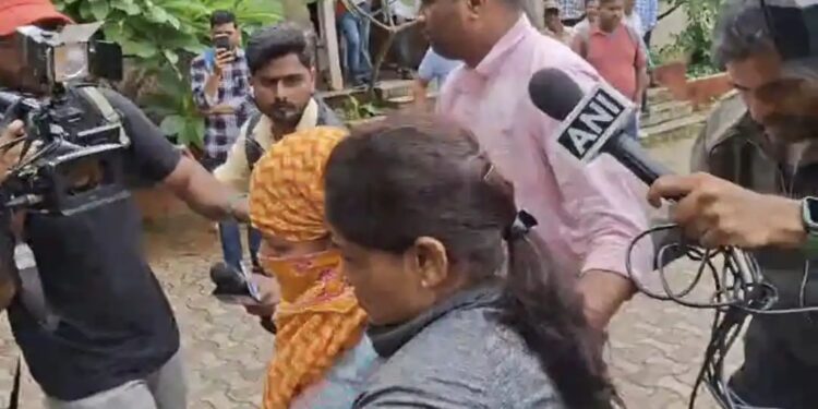 मनोरमा खेडकर यांना अखेर फिल्मी स्टाईल मध्ये अटक..  जाणून घ्या सविस्तर  तर माहिती