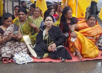 मातंग समाजाच्या महिलांच्या सन्मानार्थ मातंग समाज मैदानात सार्वजनिक उपोषण – ॲड.राजश्रीताई अडसूळ यांच्या मार्गदर्शनाखाली.