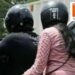 दुचाकी चालकासह मागे बसणारालाही हेल्मेटसक्ती..पाळावा लागेल नियम..