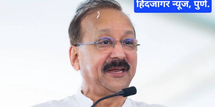 बाबा सिद्दिकी हत्याप्रकरणी  पोलीस कॉन्स्टेबल शाम सोनवणे याला केलं निलंबीत.