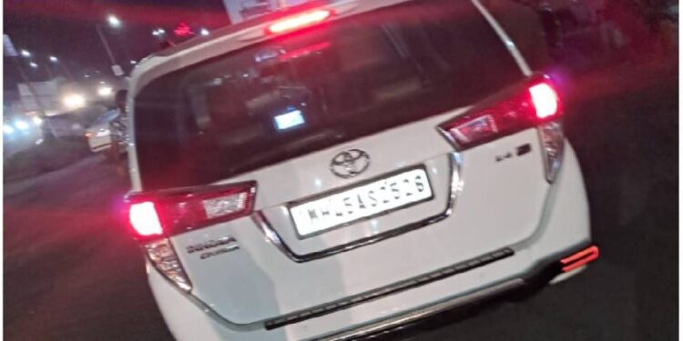 मोठी बातमी – खेड शिवापूरच्या परिसरात खासगी वाहनातून ५ कोटी जप्त.!!!!